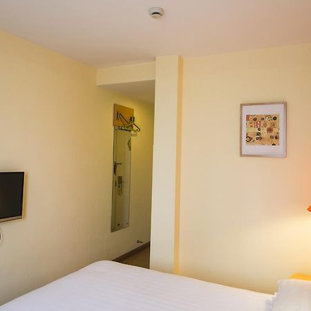 Home Inn Changchun Dajing Road Ouya Outlets ภายนอก รูปภาพ